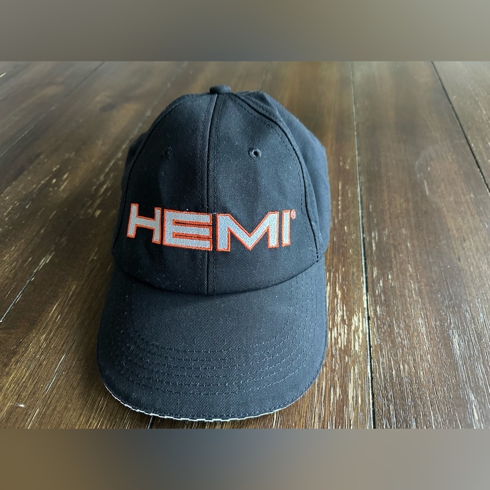 NWOT Lengends Hemi Daimler Chrysler hat